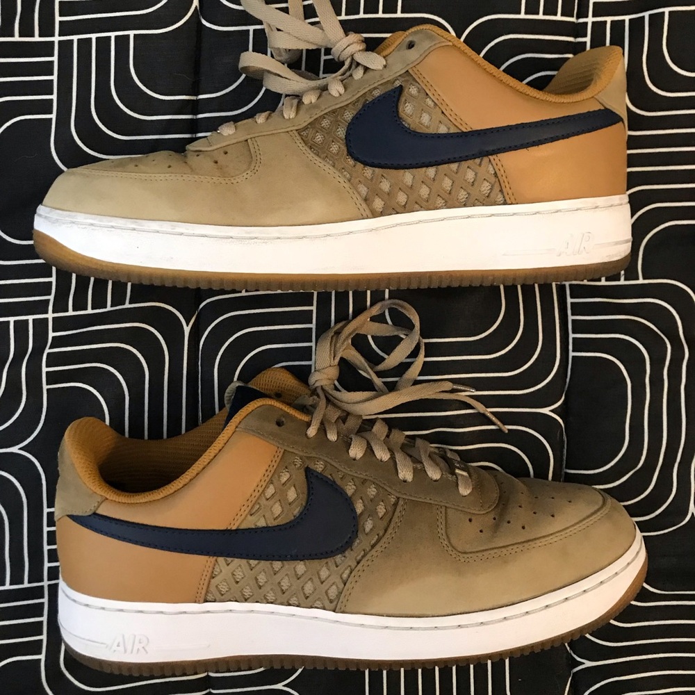 Nike Air Force 1 premium birds nest 
Size 12